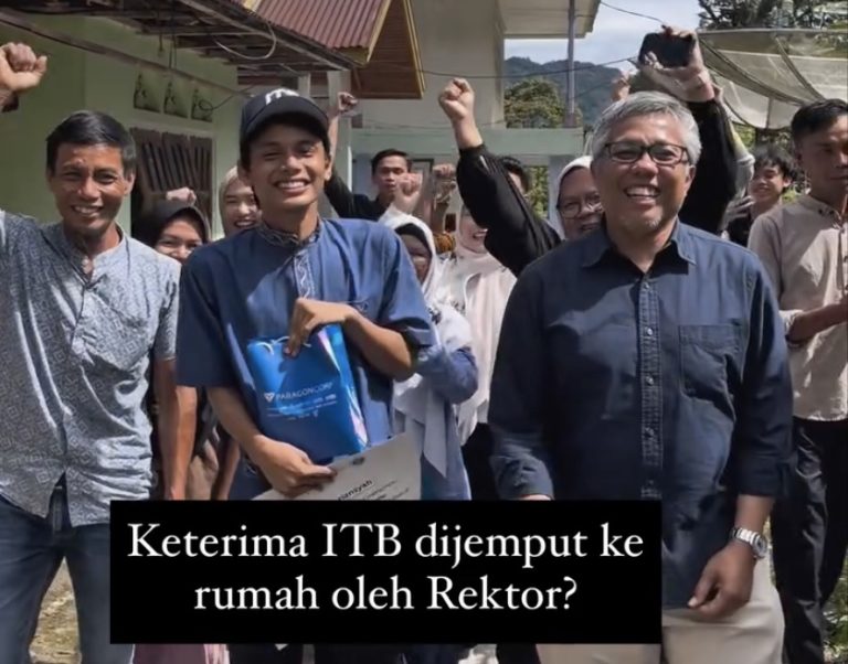 SATU KAMPUNG GOTONG-ROYONG MEMBIAYAI PENDIDIKAN ANAK